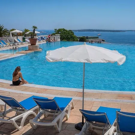 Moha - Piscine - Tennis - Parking - Vca Appartamento